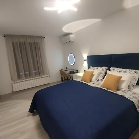 Amelie A4 Apartmán *