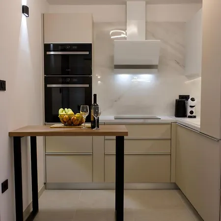 Amelie A4 Apartment