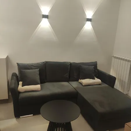 Amelie A4 * Пула